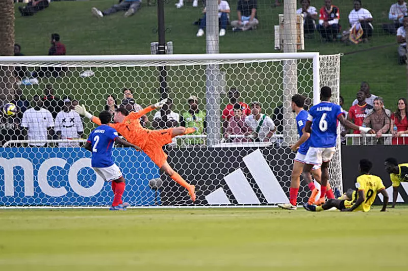 أوغندا وفرنسا